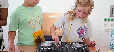 Kinderstadt-Klein-Neuabu-Beruf-DJ